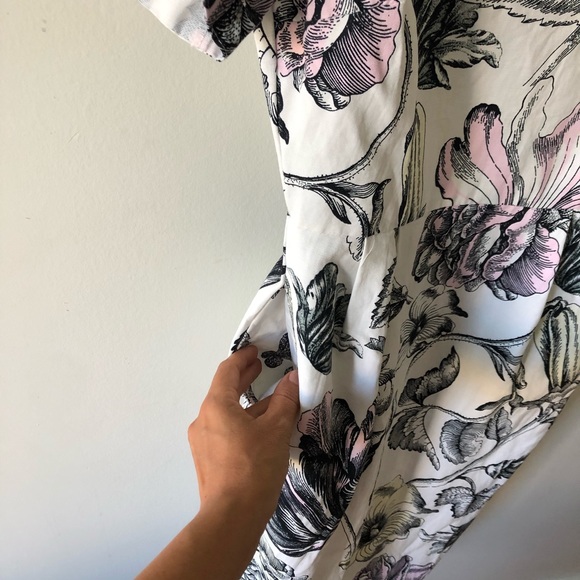 ASOS  floral pencil dress size 4 - fits like a 2 - Picture 4 of 10
